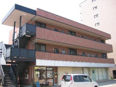 サザンエル伏見台外観