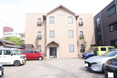 アラモード　泉が丘外観